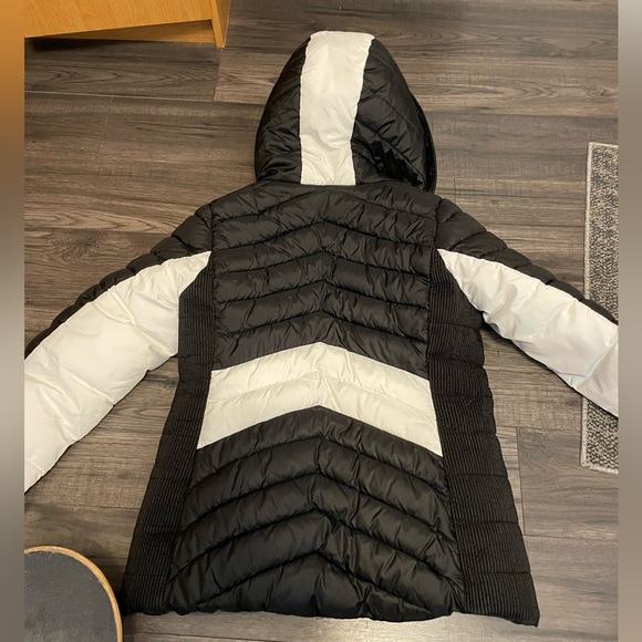 Women’s Puffy Warm Coat | STEVE MADDEN - Picture 2 of 9